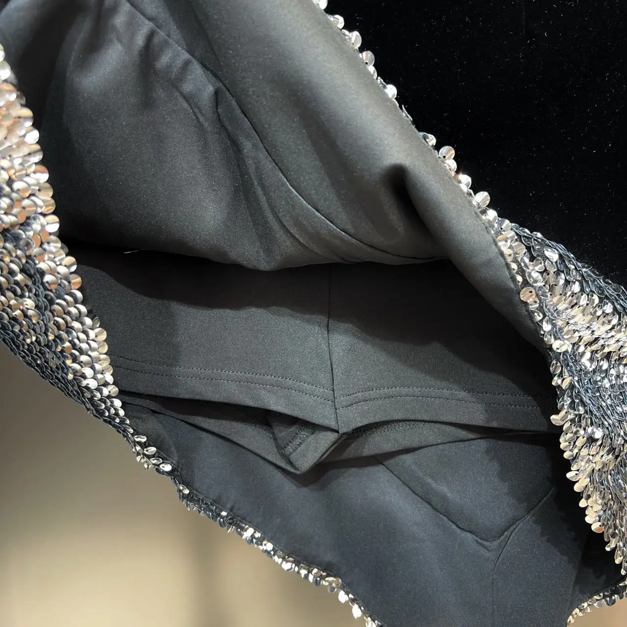 Sonbahar Kış 2022 Düzensiz Payetli Dekorasyon Bodycon Mini Etek Kadın Zarif Yüksek Anlamda Slim Fit Siyah Kadife Kısa Etek Görüntü 3 