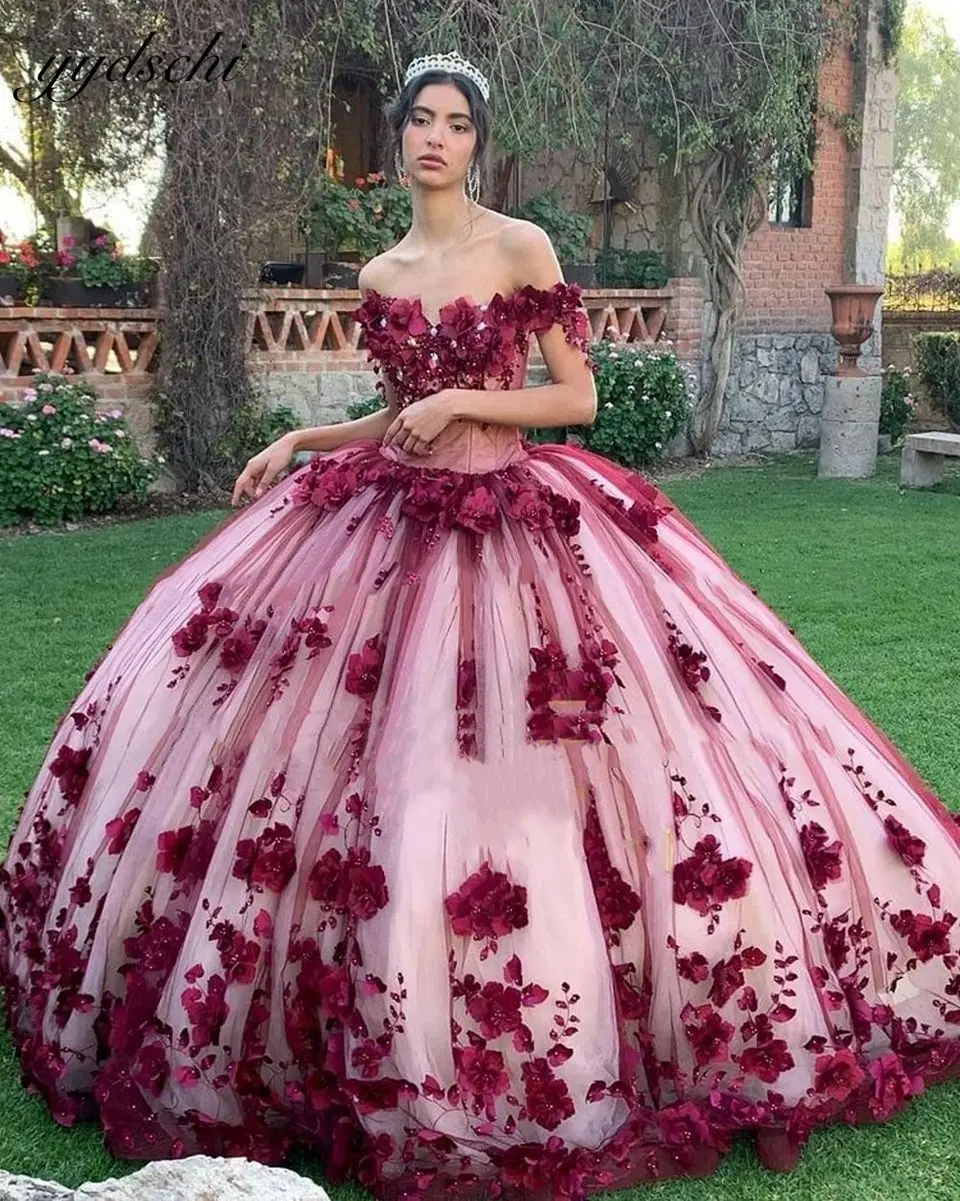 2022 Kırmızı Kapalı Omuz Quinceanera Elbiseler Tül Lace Up Aplikler Balo doğum günü partisi elbisesi Vestidos De 15 Años