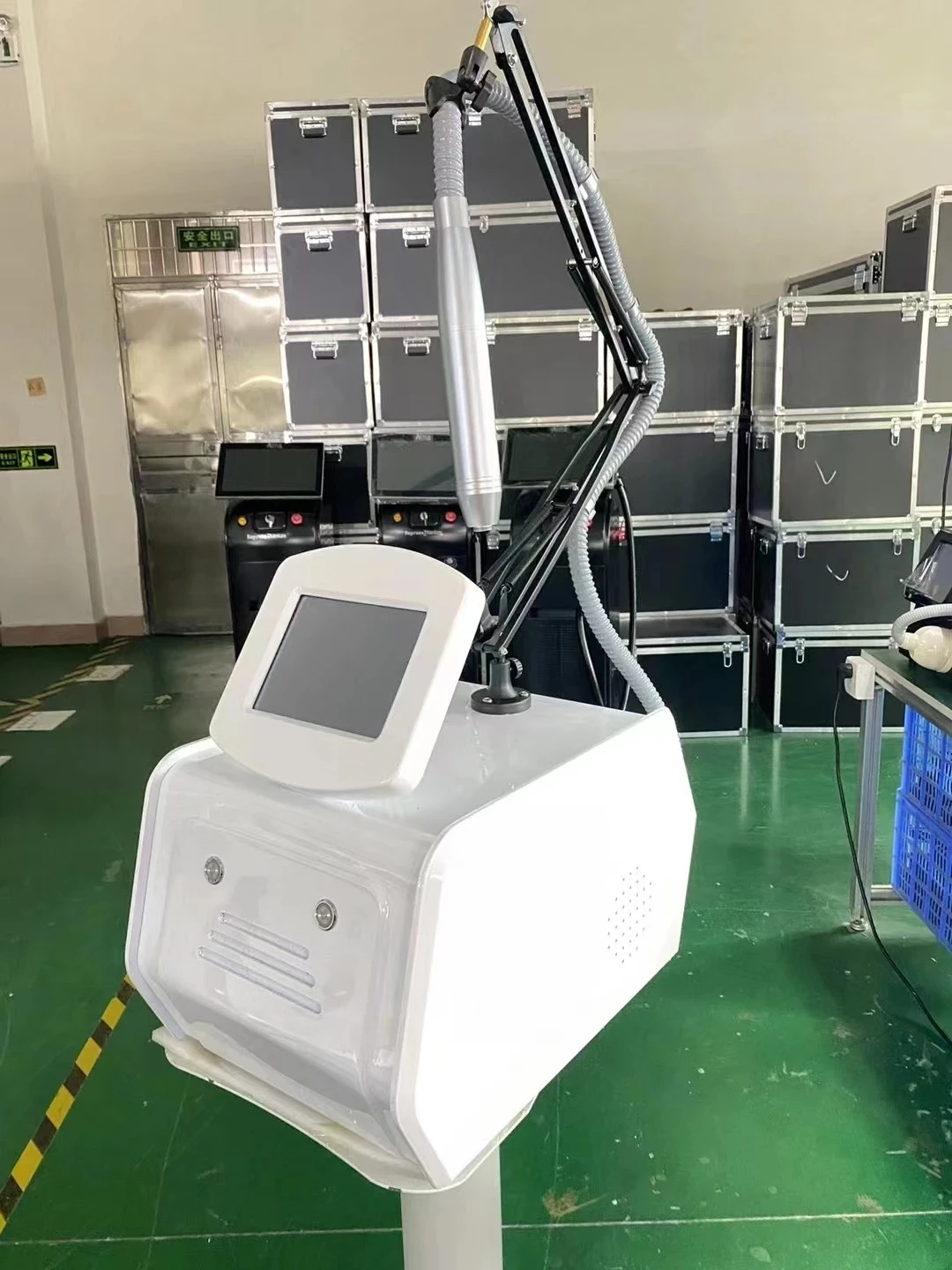 Taşınabilir Picosecond ND YAG Lazer Profesyonel Dövme Kaldırma Makinesi Pigment Kaldırma Cilt Beyazlatma Enstrüman Görüntü 4 
