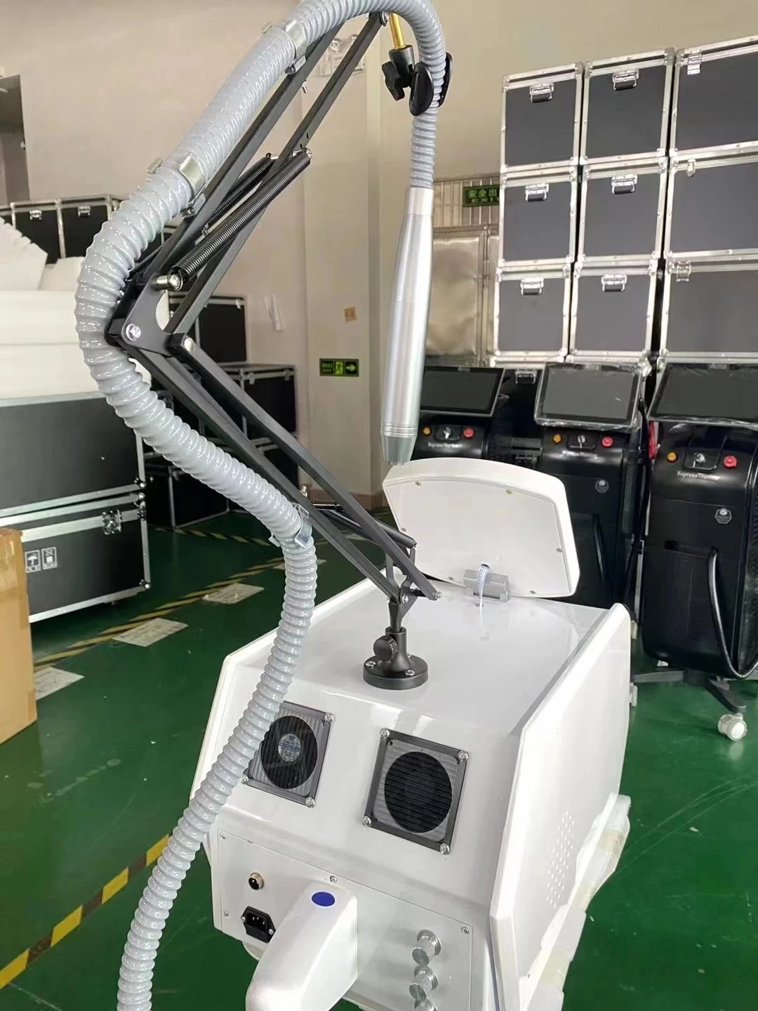 Taşınabilir Picosecond ND YAG Lazer Profesyonel Dövme Kaldırma Makinesi Pigment Kaldırma Cilt Beyazlatma Enstrüman Görüntü 5 